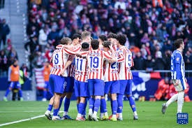 一个补篮让湖人名次上升！詹姆斯压哨绝杀创神迹：湖人生涯首次